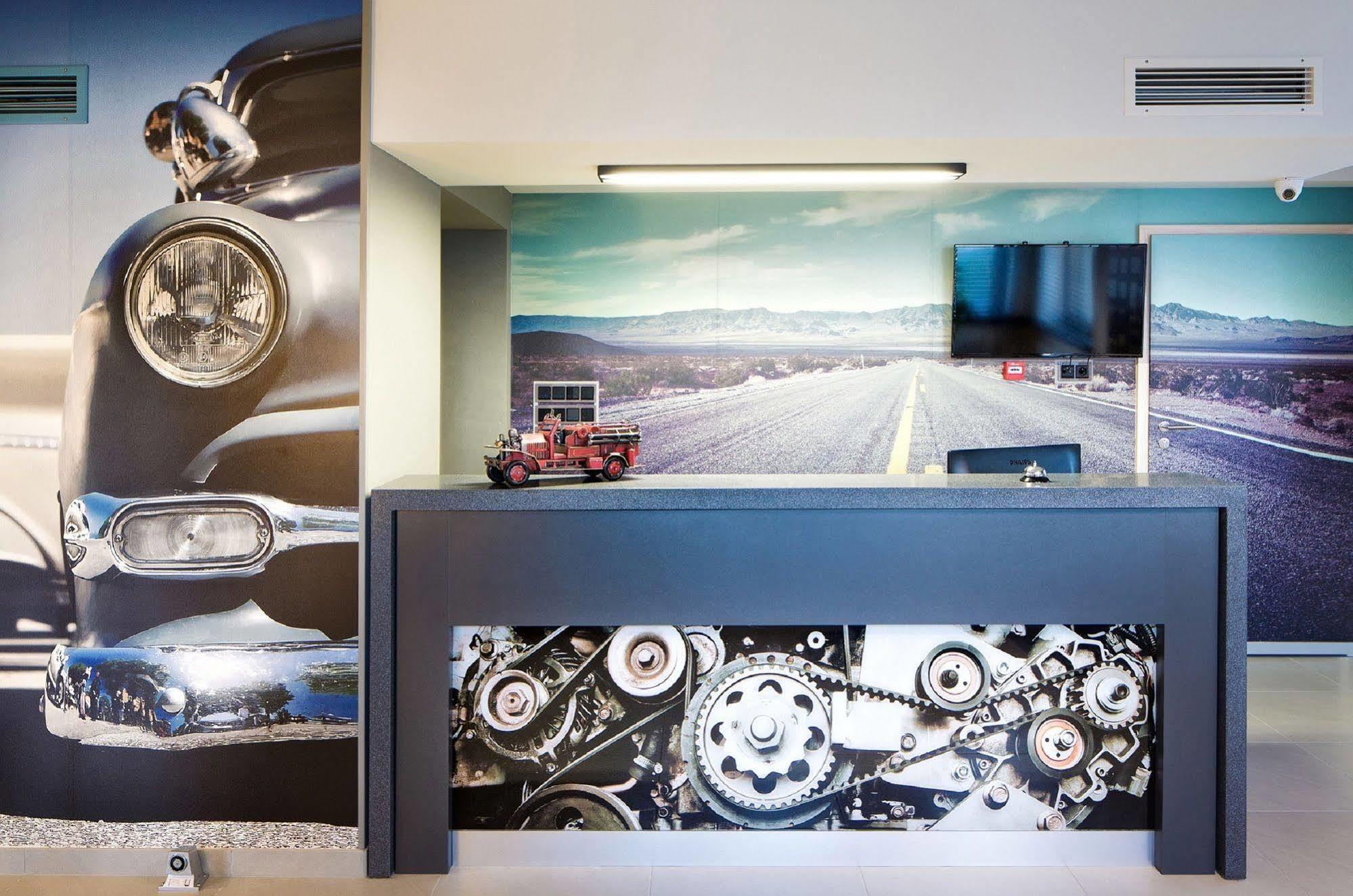 Automobil Hotel Cracovia Esterno foto